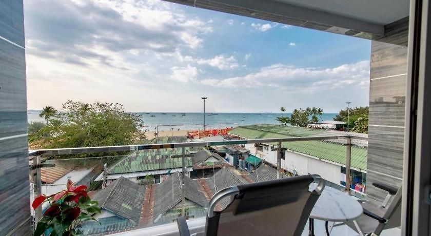 The Globe Hotel, Bar & Restaurant 3* Pattaya