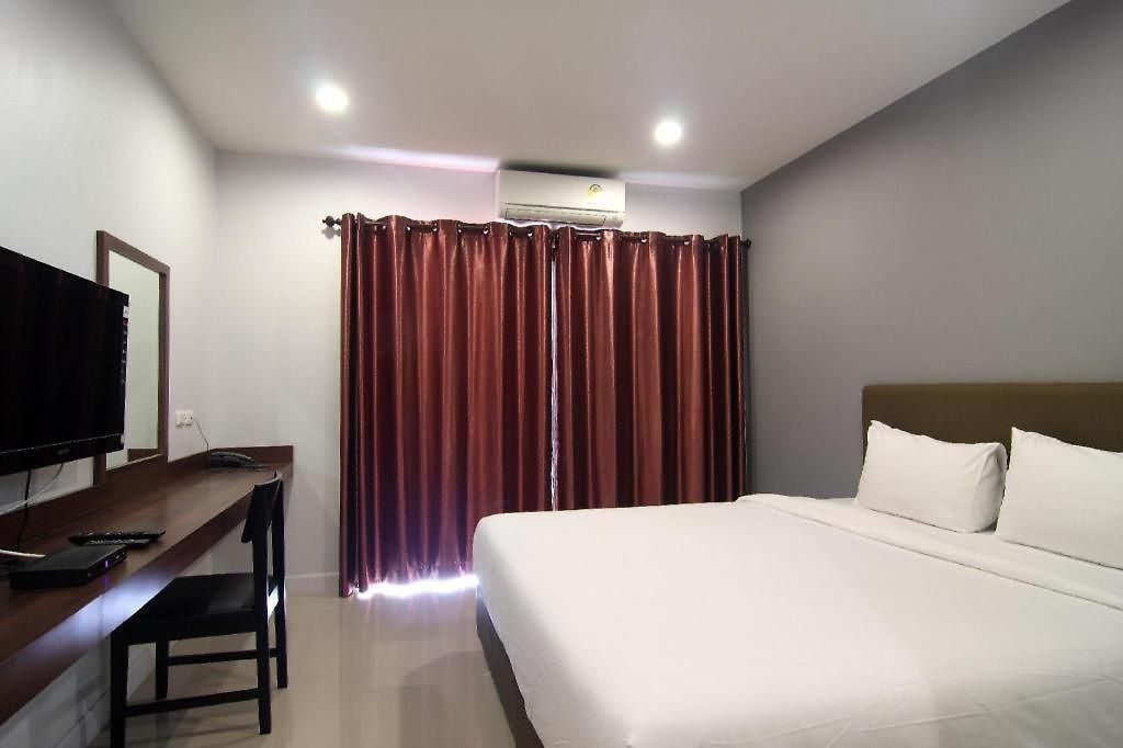 Sritrakul Place Hotel 3*