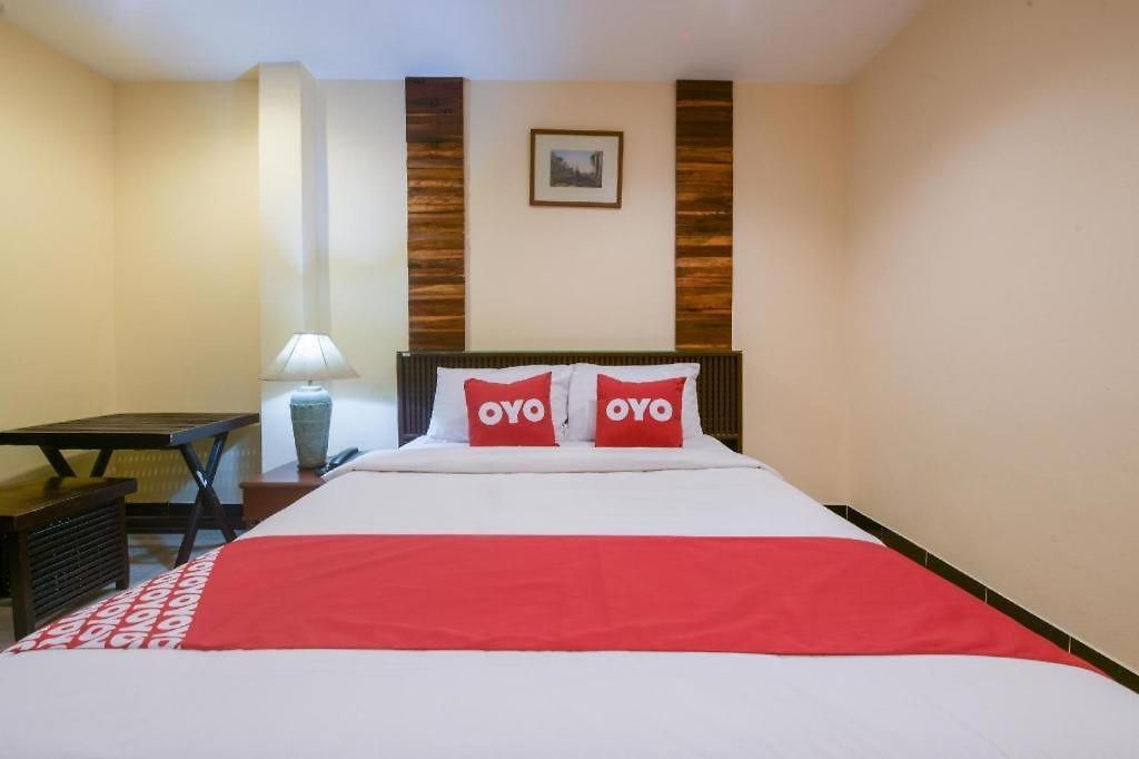 Hotel Oyo 324 Deedan 2*