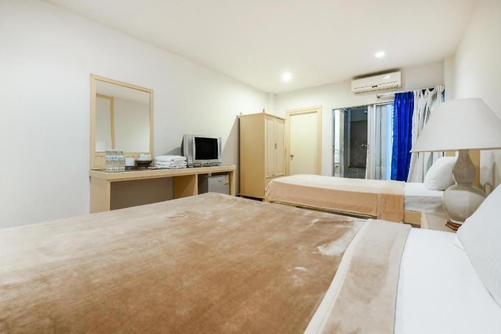 Hotel Oyo 324 Deedan 2*