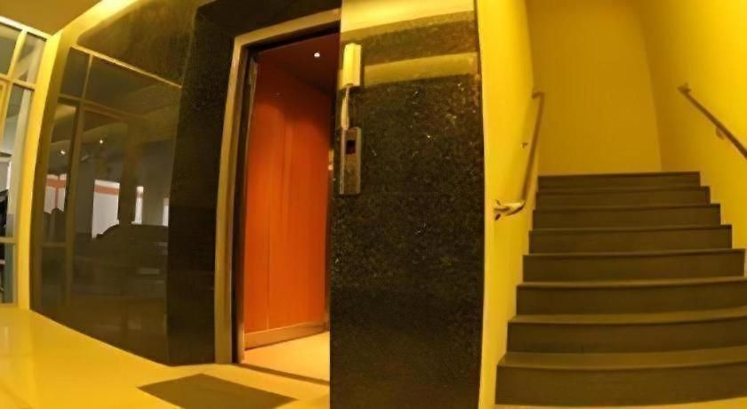 R-con Hotel