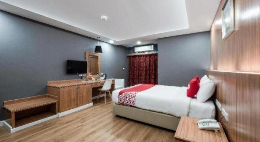 Oyo 1126 Curve Boutique 3*