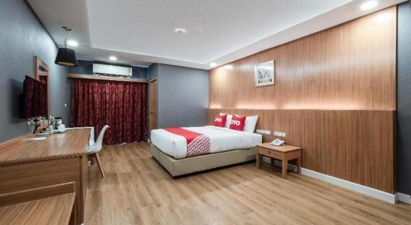 Oyo 1126 Curve Boutique Hotel 3*