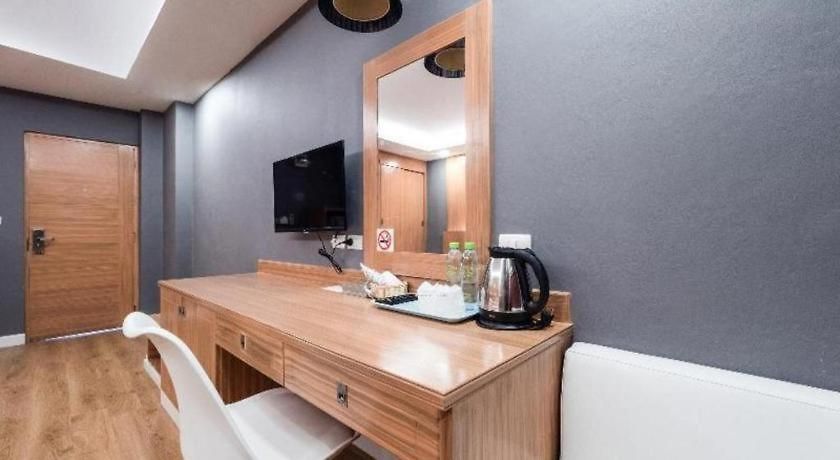 Oyo 1126 Curve Boutique Hotel 3*