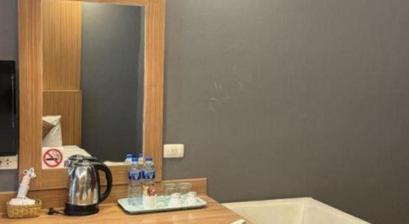 Oyo 1126 Curve Boutique Hotel 3*