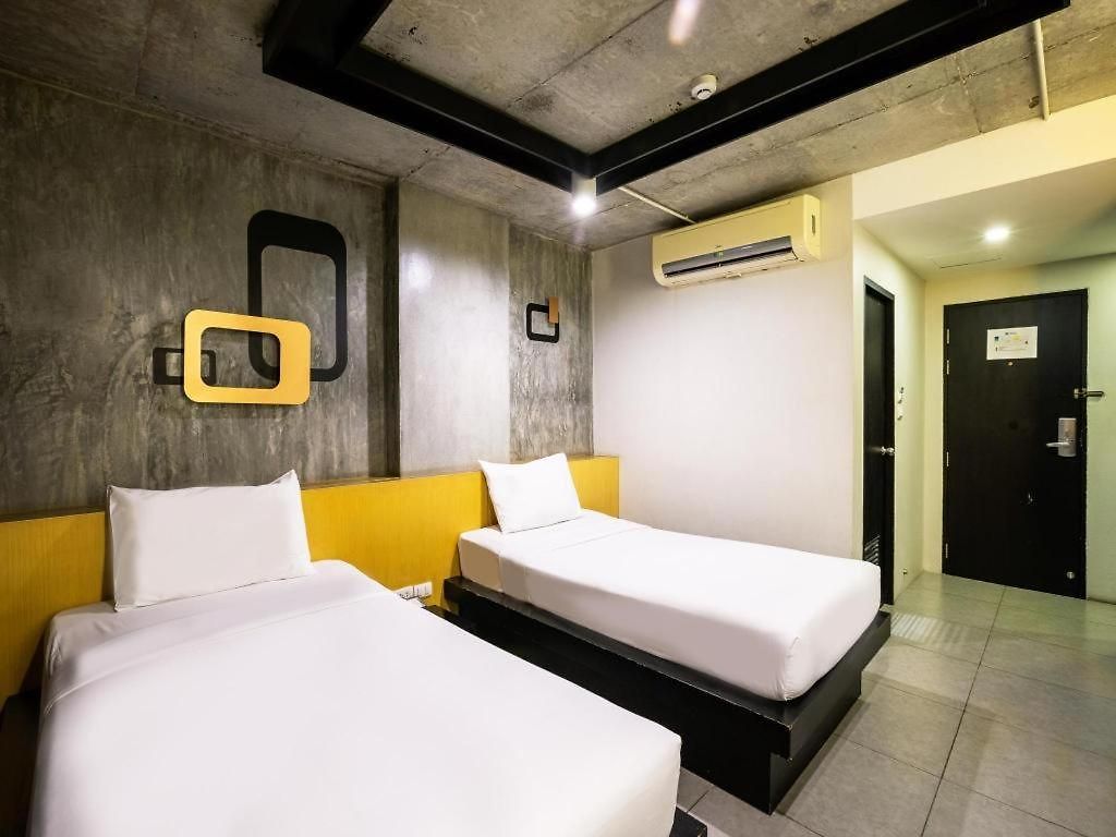 B2 South Premier Hotel