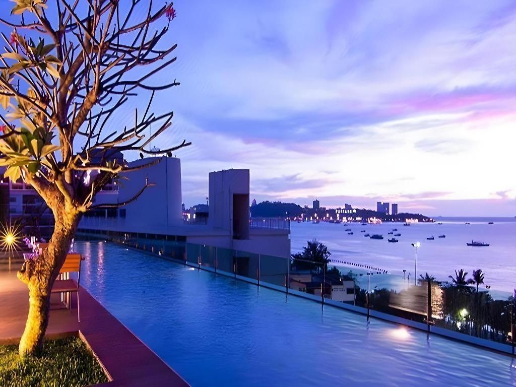 Seven Zea Chic Hotel