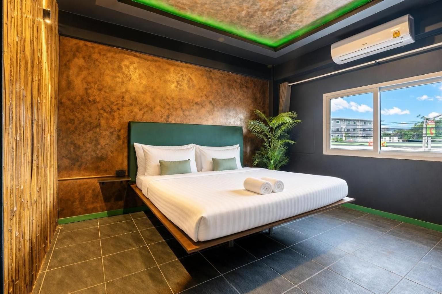 The Jungle Khophai Center 5 Bedroom อพาร์ทเม้น Pattaya