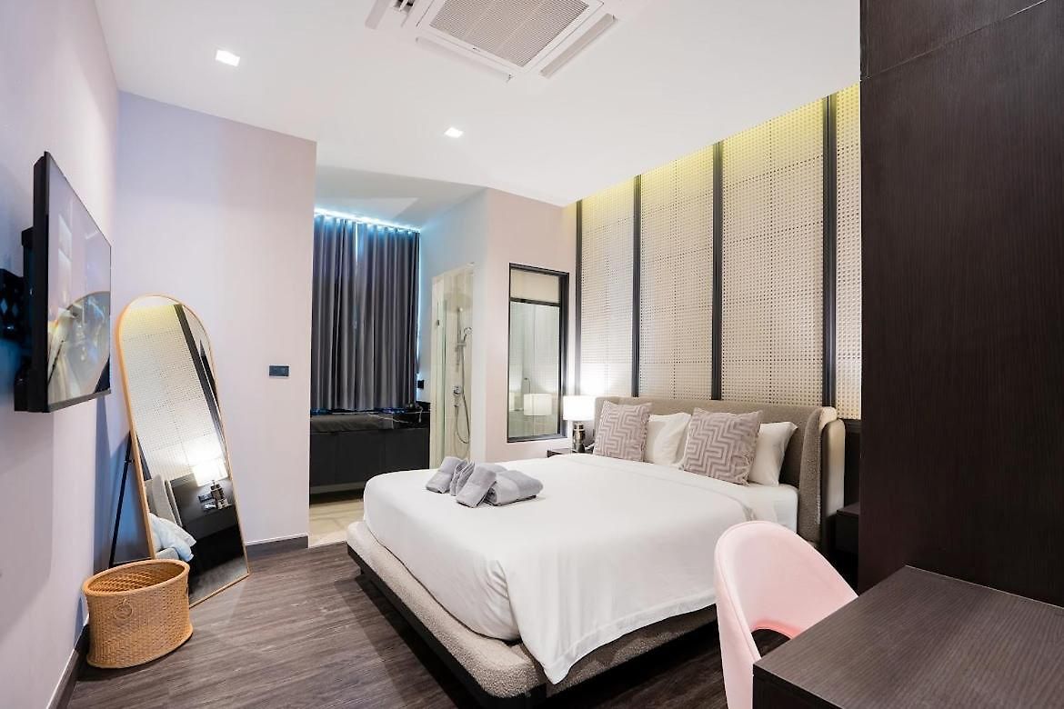 Moon 5-bedroom Luxury Pool Pattaya