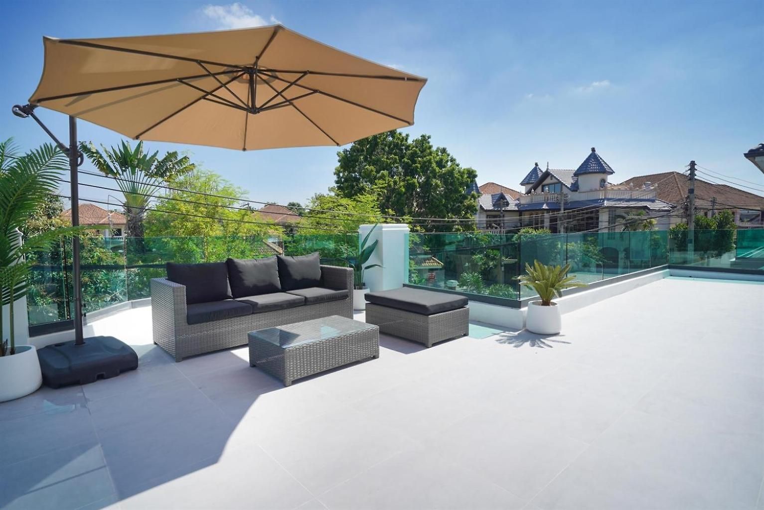 Villa New 2024 - 5br Pool With Private Ktv Pattaya