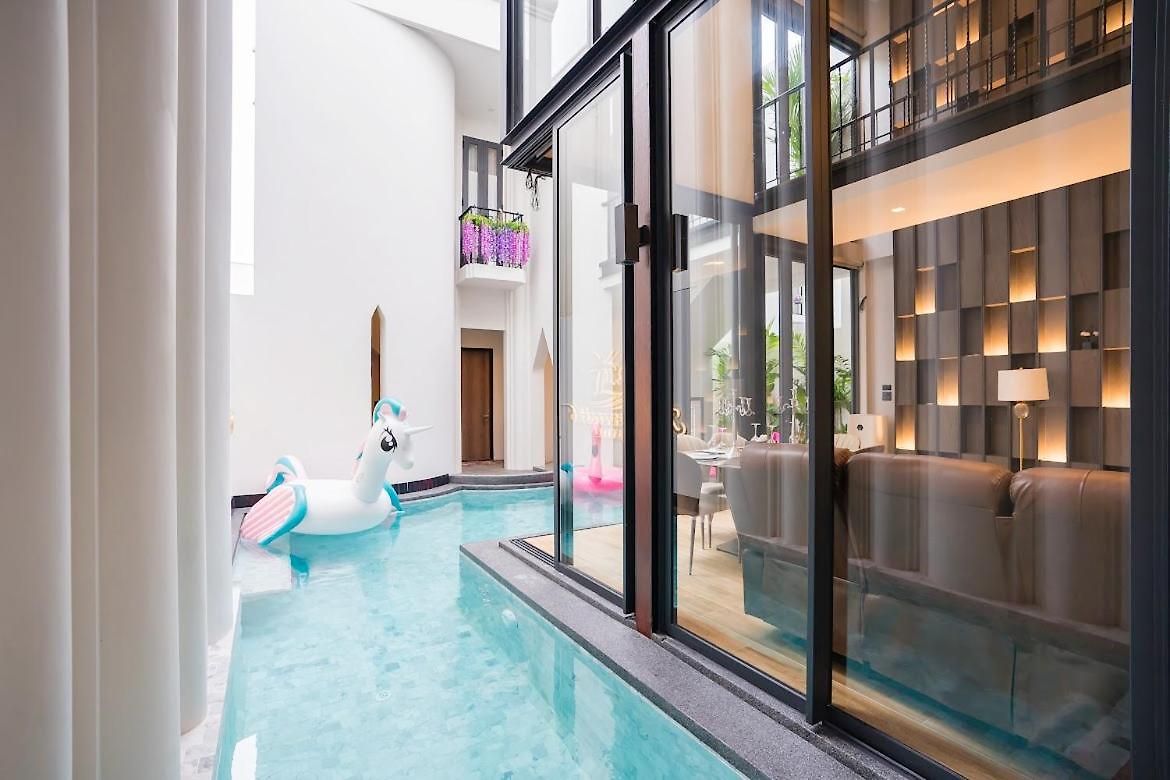 Moon 5-bedroom Luxury Pool Villa