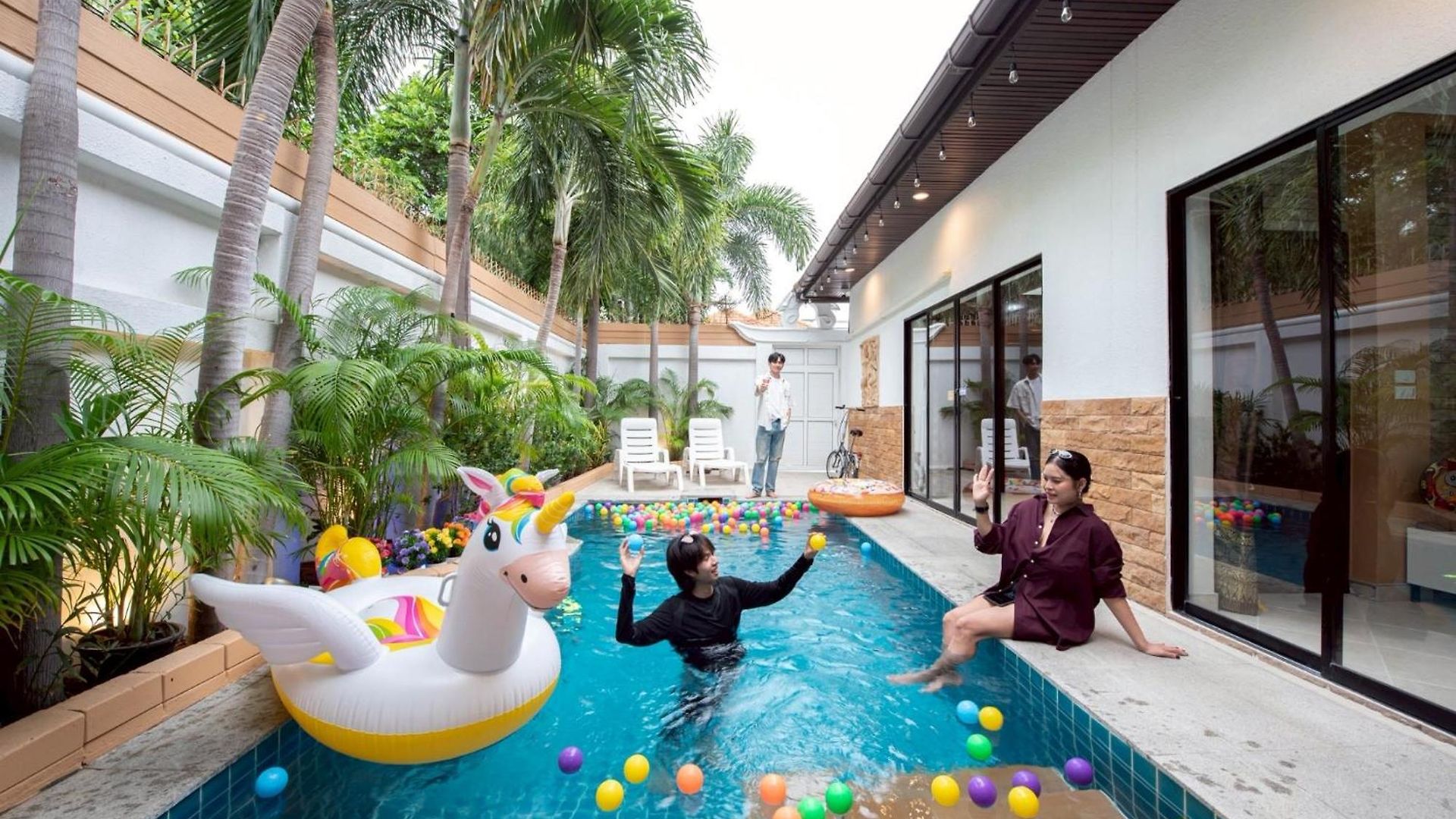 Mm Pool * Pattaya