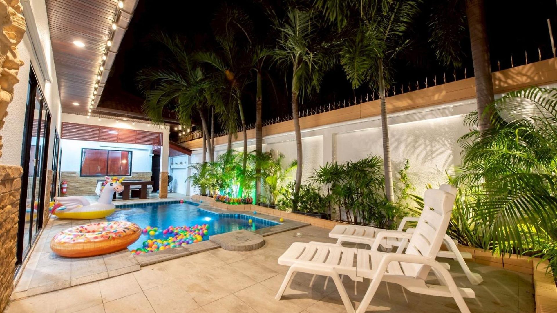 Mm Pool Villa *