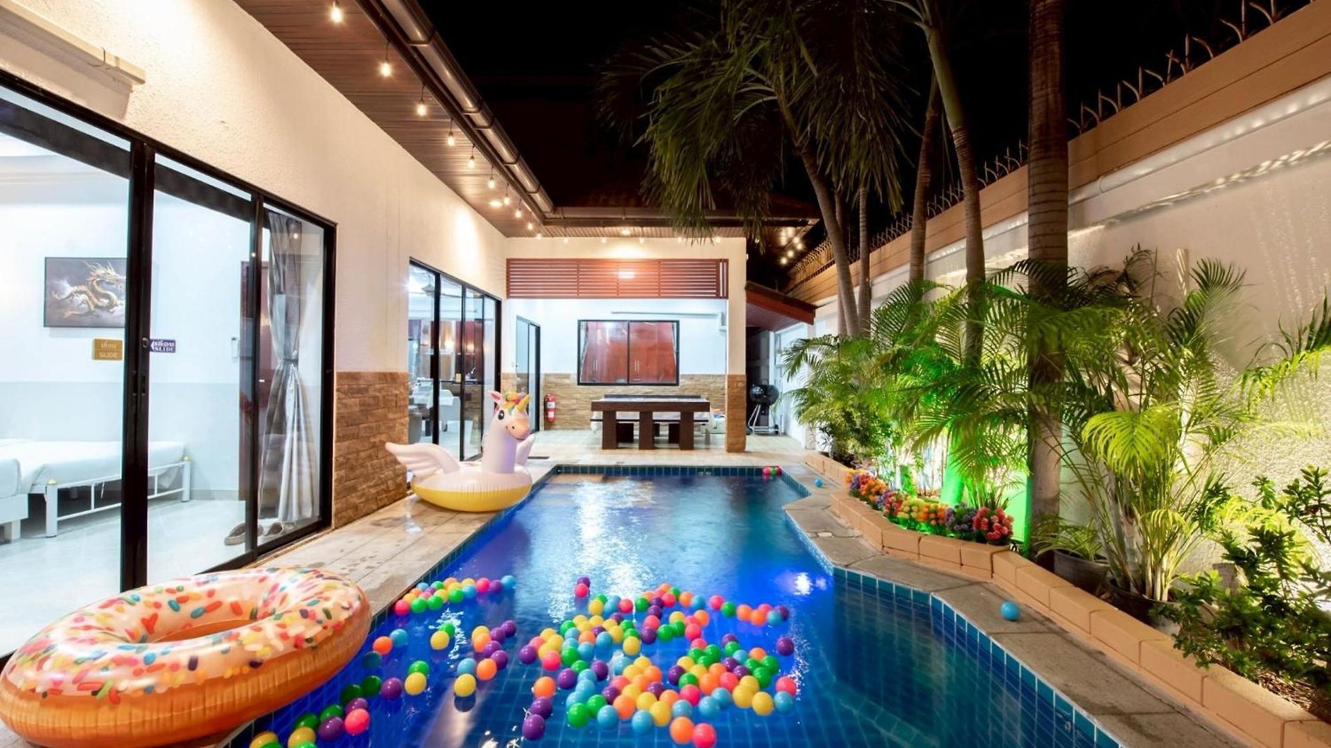 Mm Pool Villa Pattaya