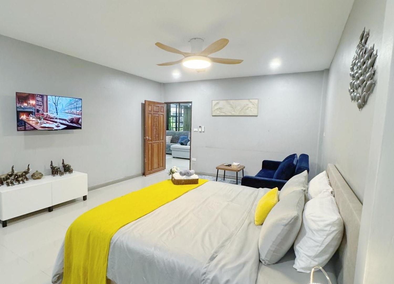 Sun And Moon House Villa *