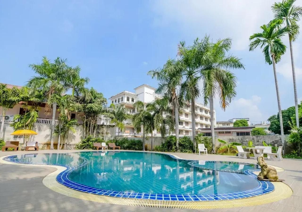 Hotel Selina Place 3*