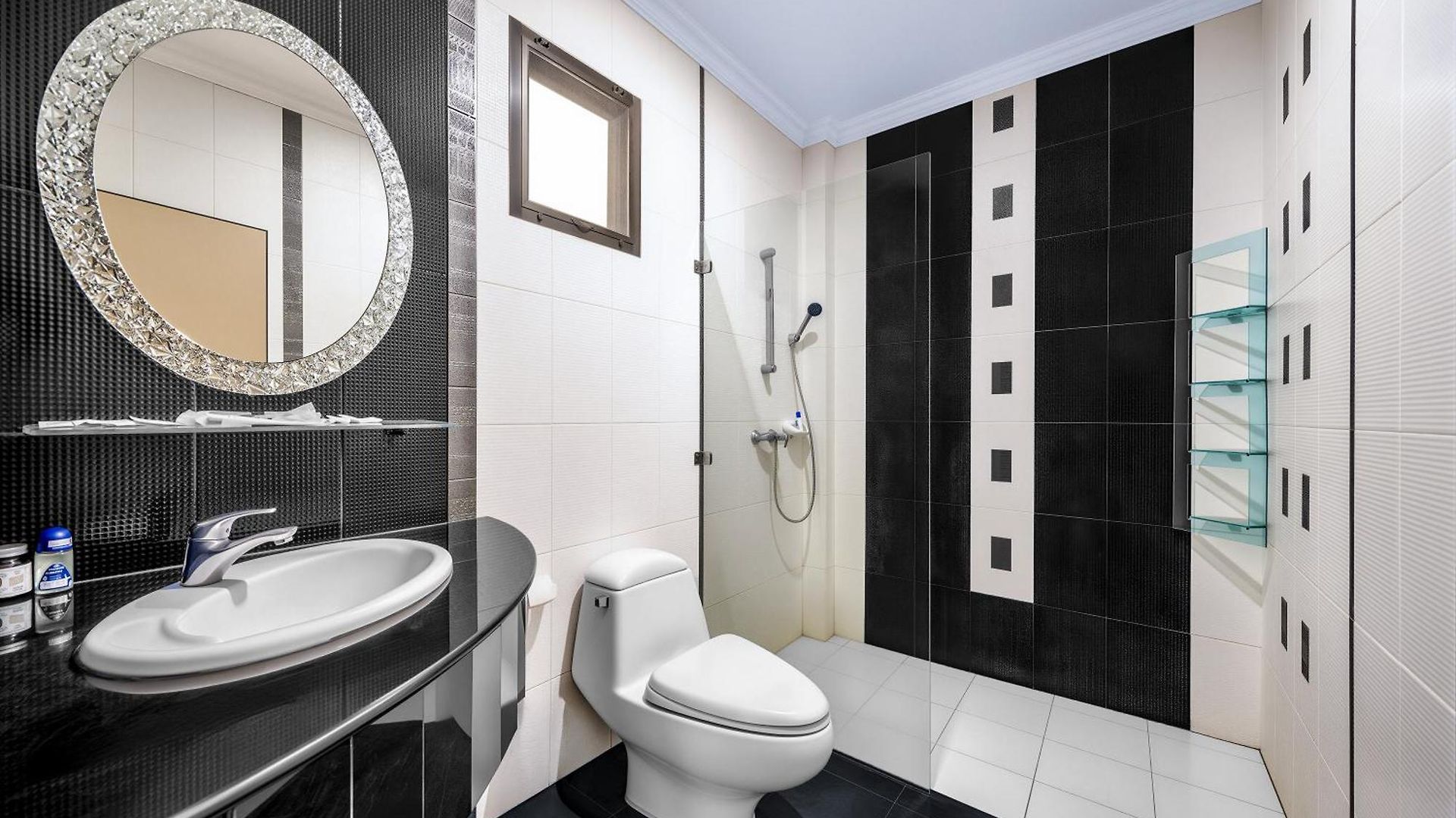 Selina Place 3*