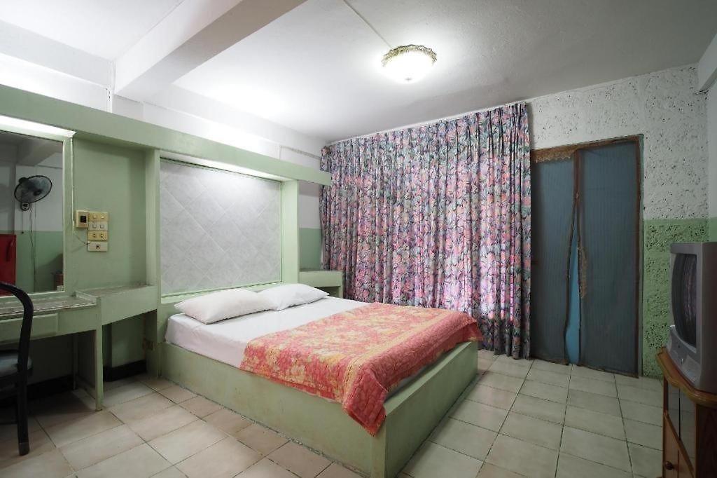 Oyo 1003 Naklua House Hotel Pattaya