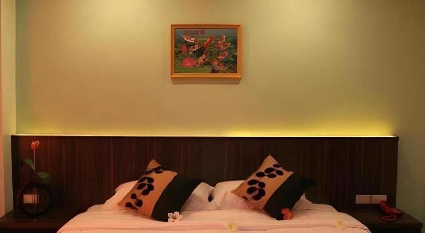 Siam Platinum
