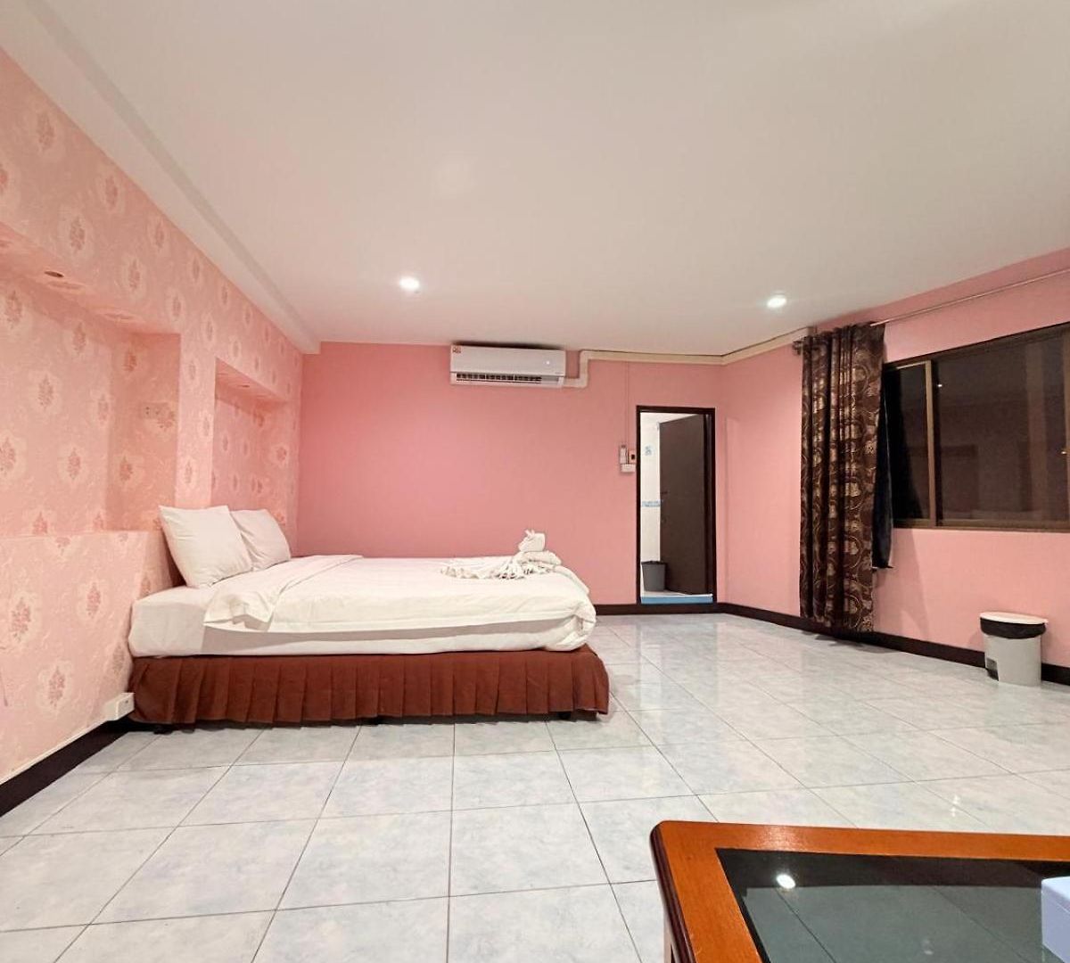 Nine Blue Boutique Hotel 3*