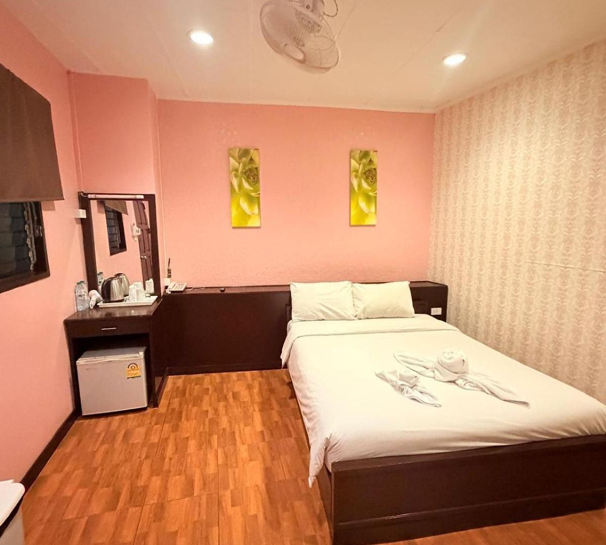 Nine Blue Boutique Hotel 3*