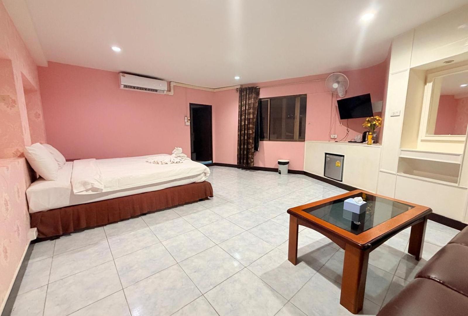 Nine Blue Boutique Hotel