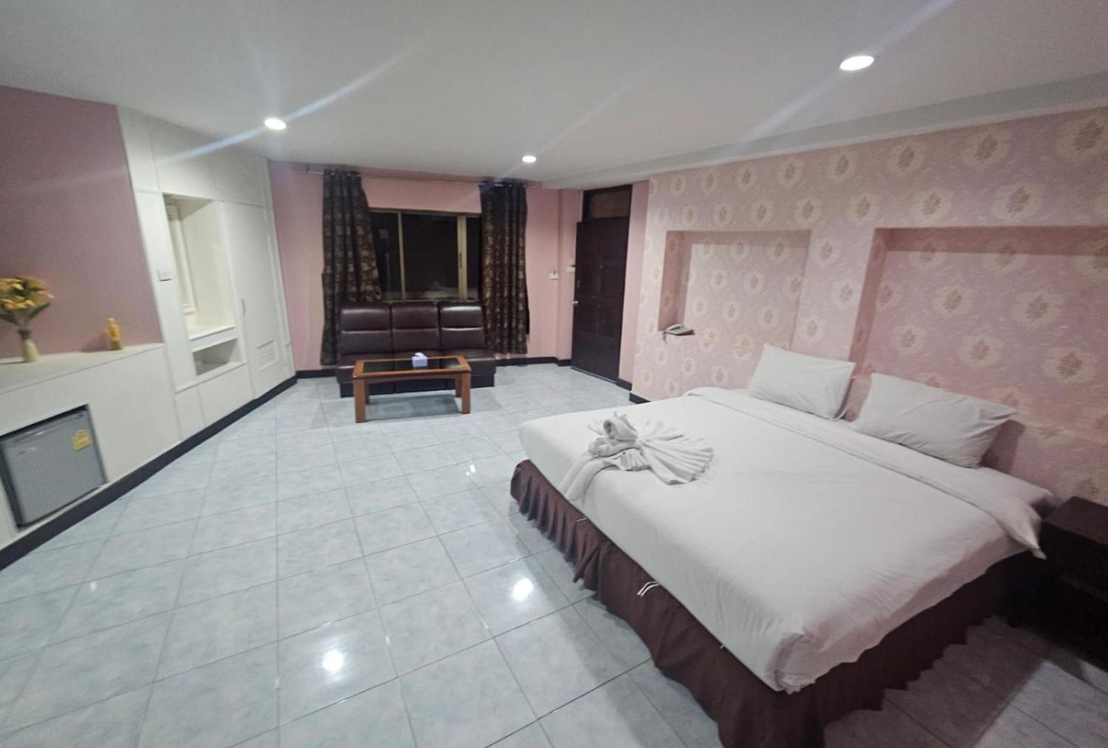 Nine Blue Boutique Hotel 3*