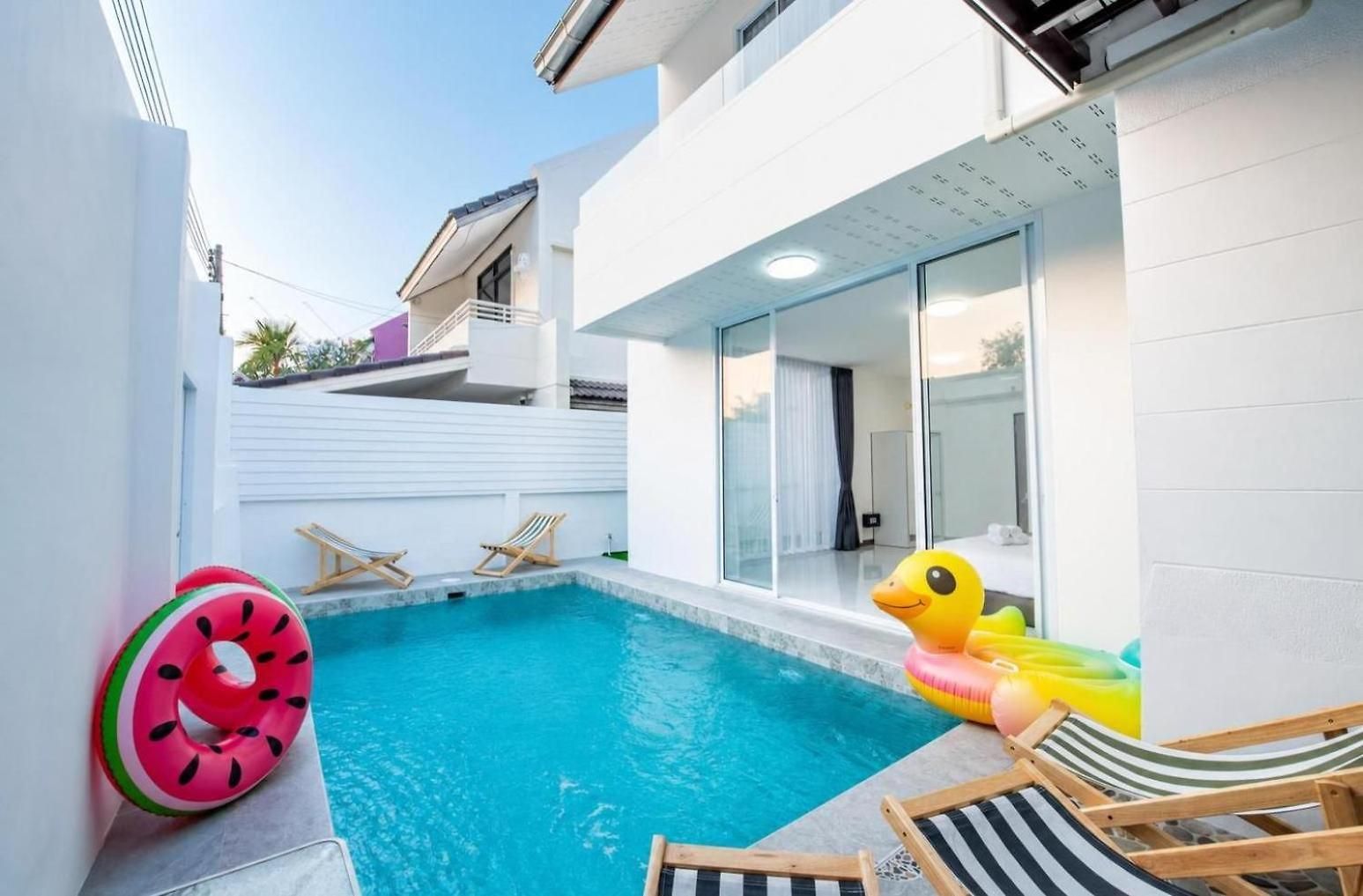 3 Bedroom Pool Royal Park Village Villa Pattaya