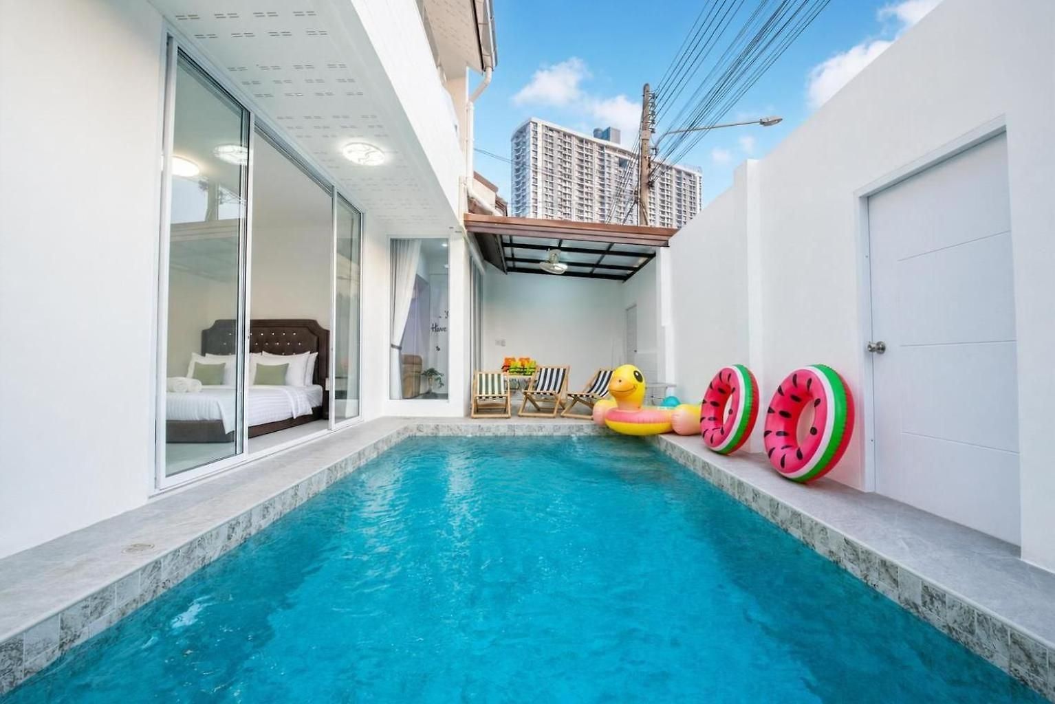 3 Bedroom Pool Royal Park Village Pattaya