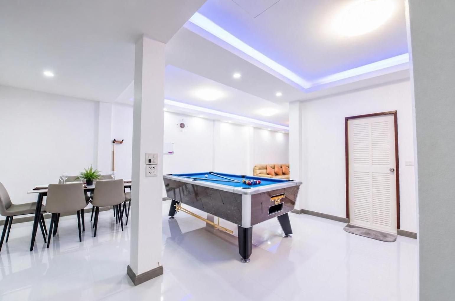 3 Bedroom Pool Royal Park Village Villa