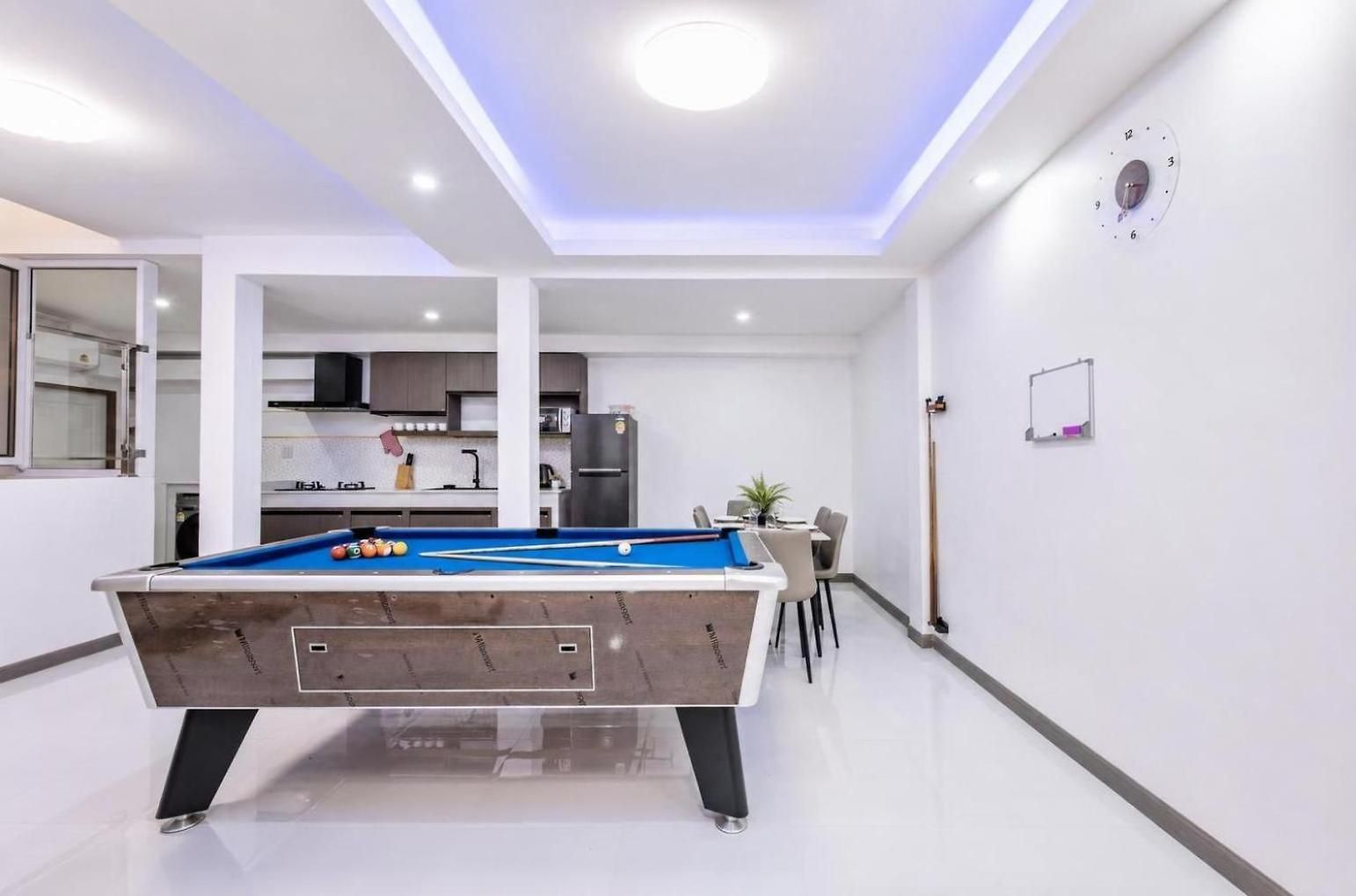 3 Bedroom Pool Royal Park Village Villa Pattaya