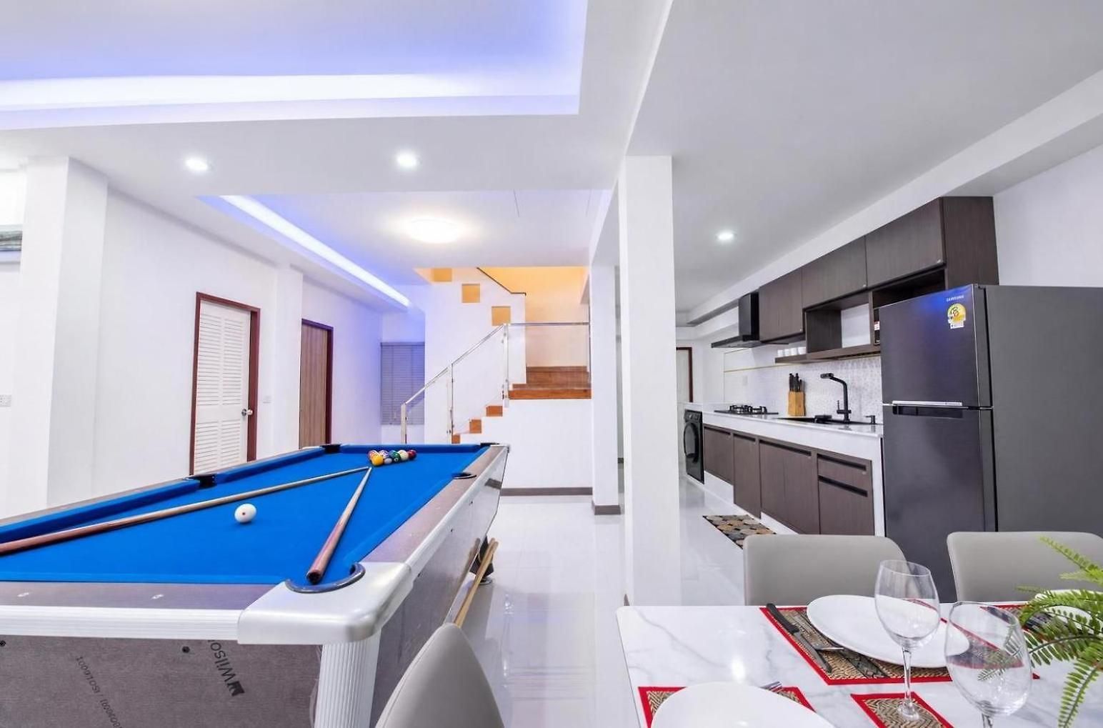 3 Bedroom Pool Royal Park Village Pattaya