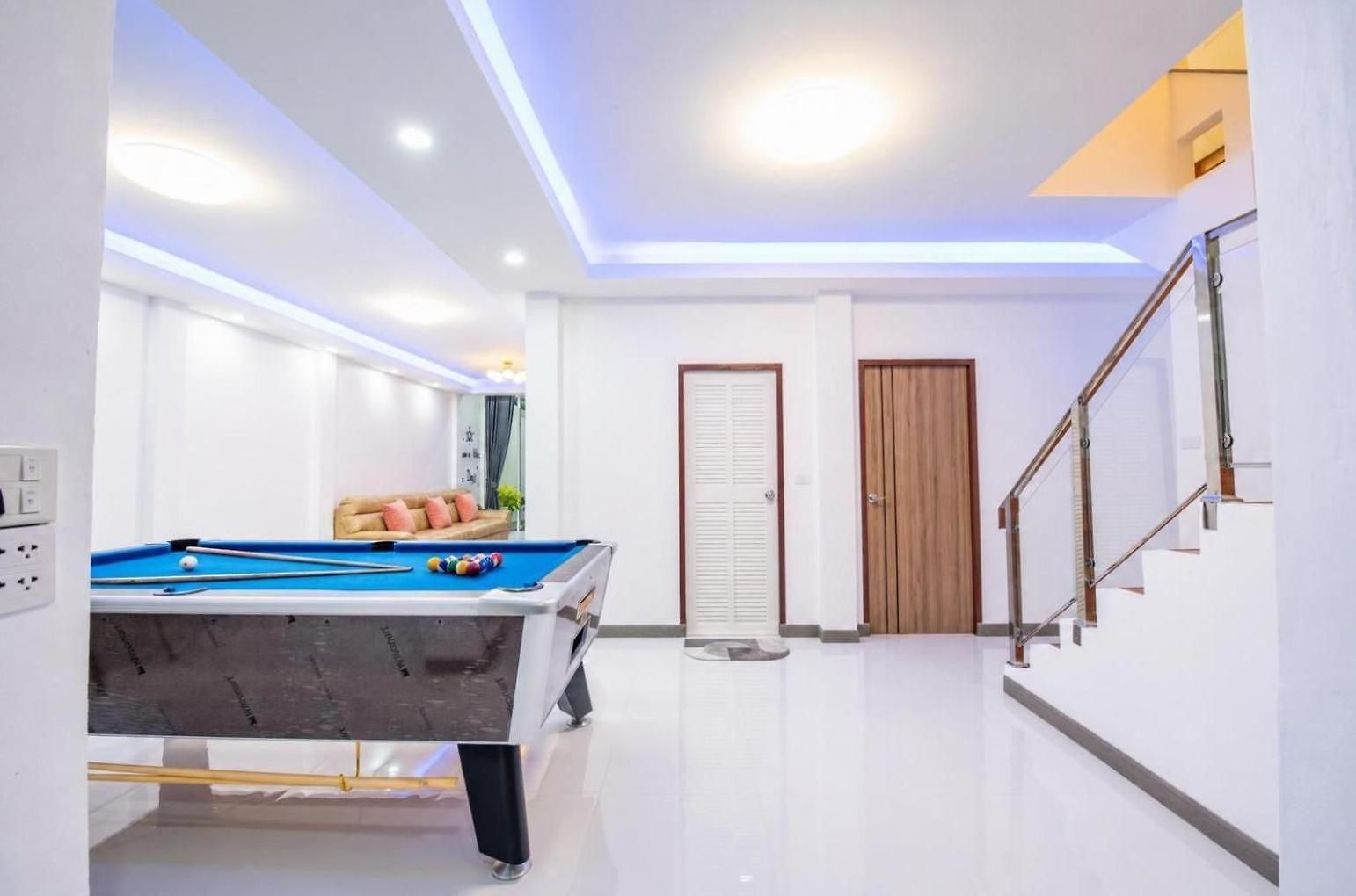 3 Bedroom Pool Royal Park Village Villa Pattaya