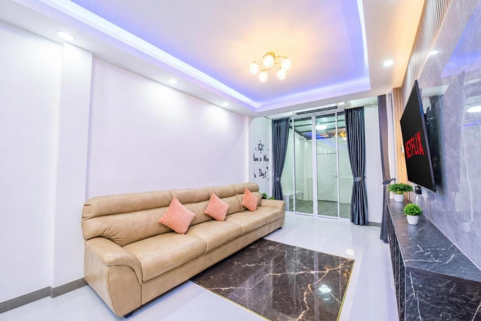 Villa 3 Bedroom Pool Royal Park Village Pattaya