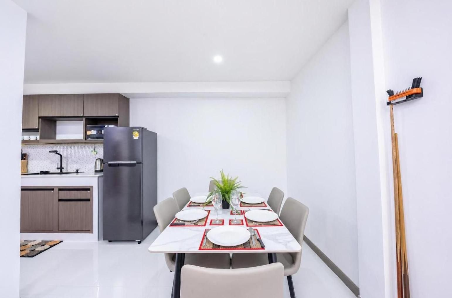 3 Bedroom Pool Royal Park Village Pattaya