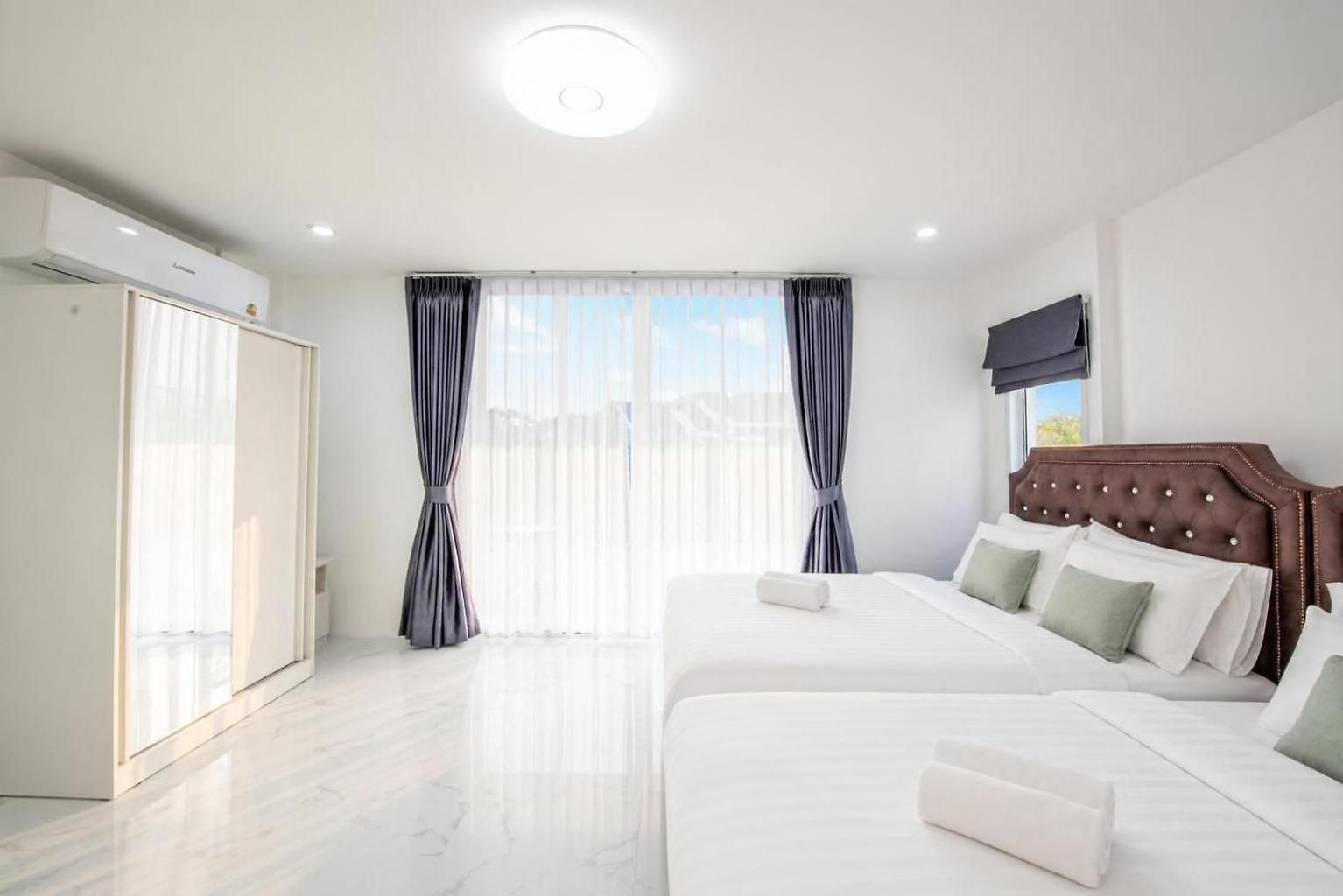 3 Bedroom Pool Royal Park Village * Pattaya