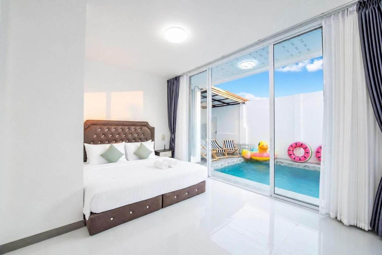 Villa 3 Bedroom Pool Royal Park Village Pattaya