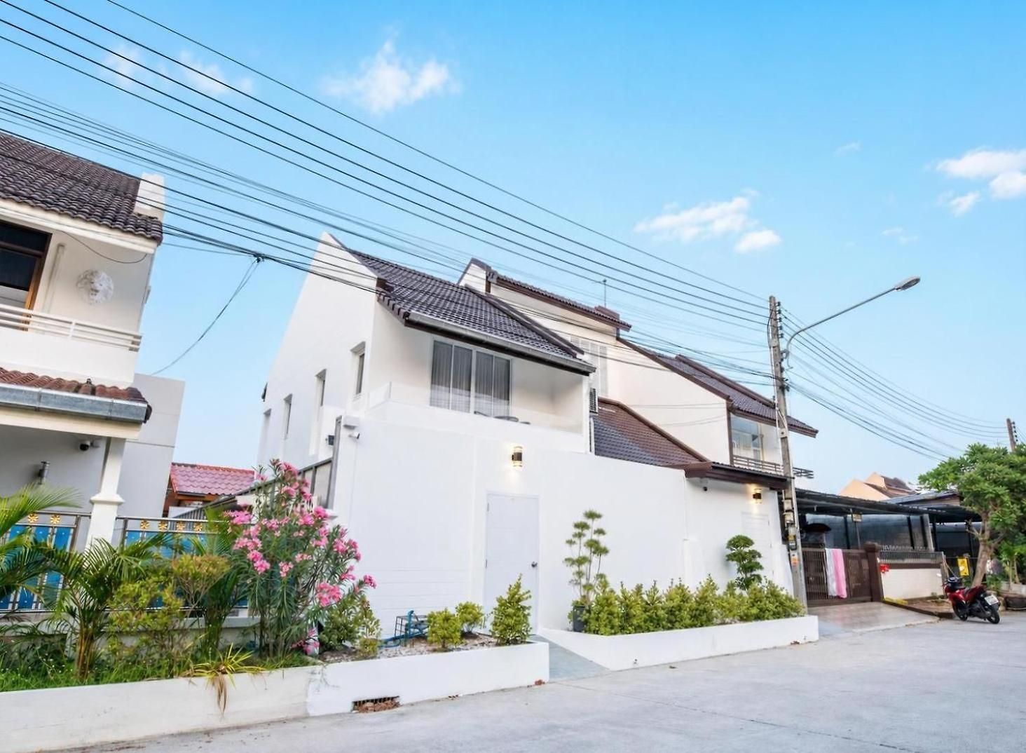 3 Bedroom Pool Royal Park Village Pattaya