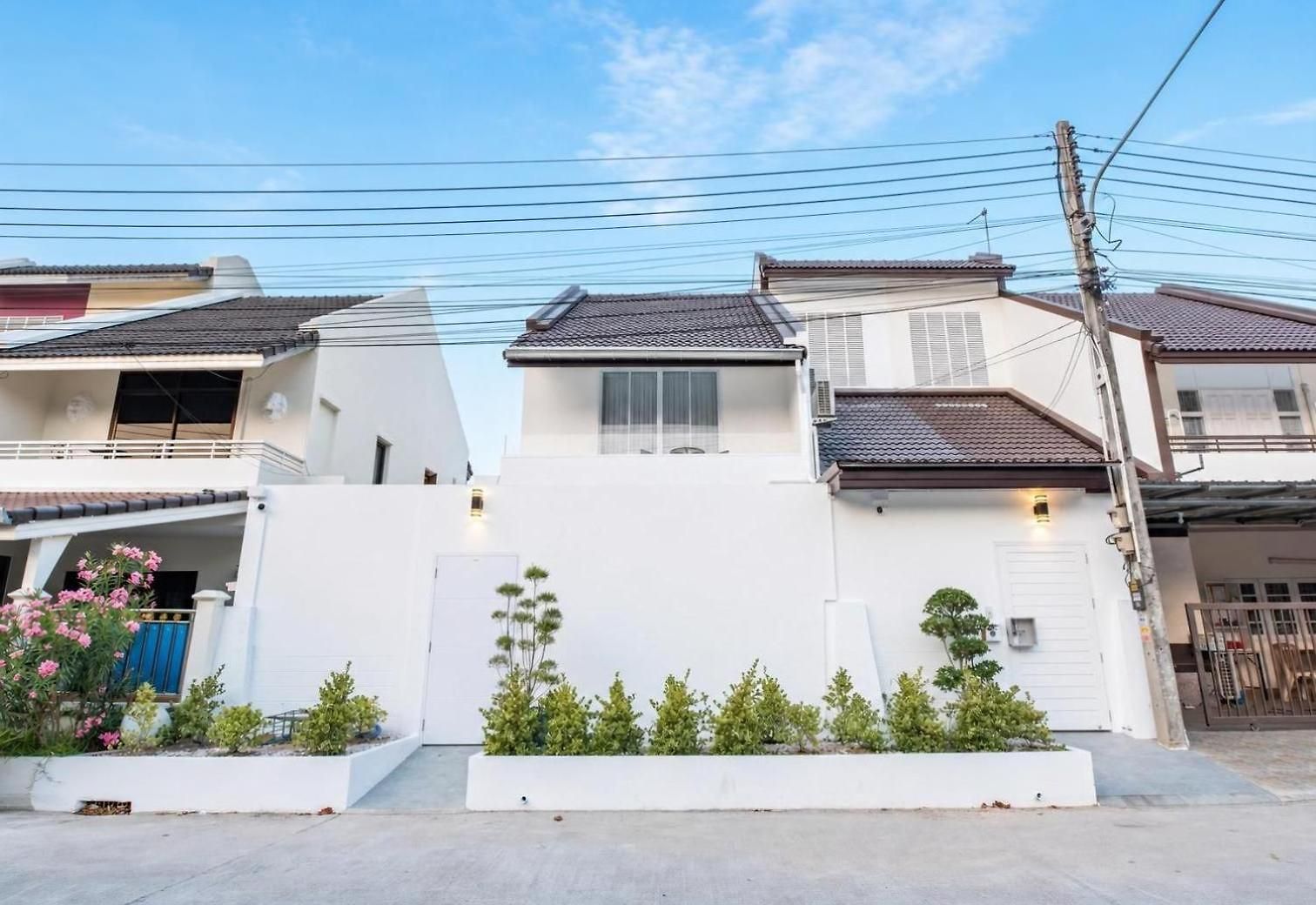 3 Bedroom Pool Royal Park Village Villa