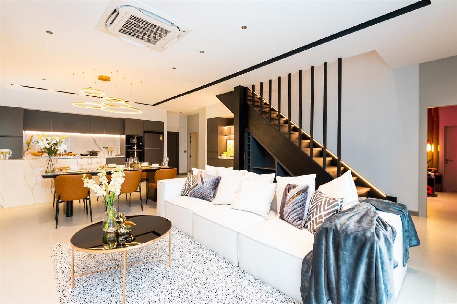 New 2024 - Two Compound - 9br - Two Pools Pattaya