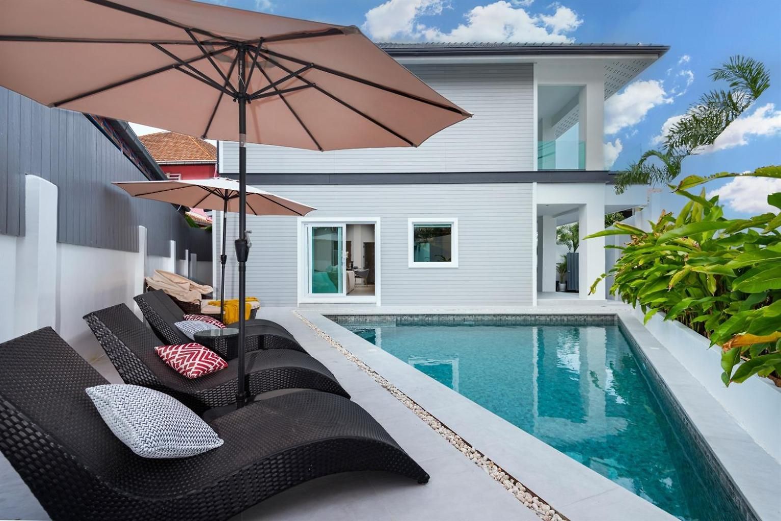 Villa New 2024 - Two Compound - 9br - Two Pools Pattaya