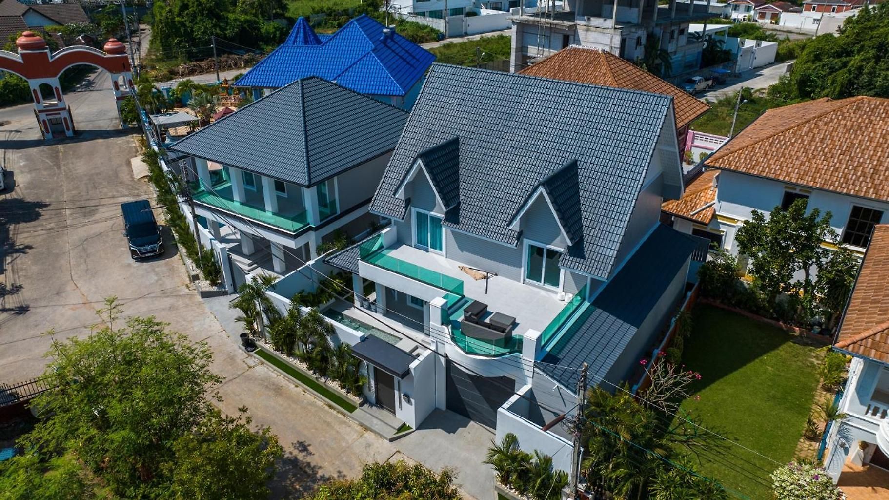 New 2024 - Two Compound - 9br - Two Pools * Pattaya