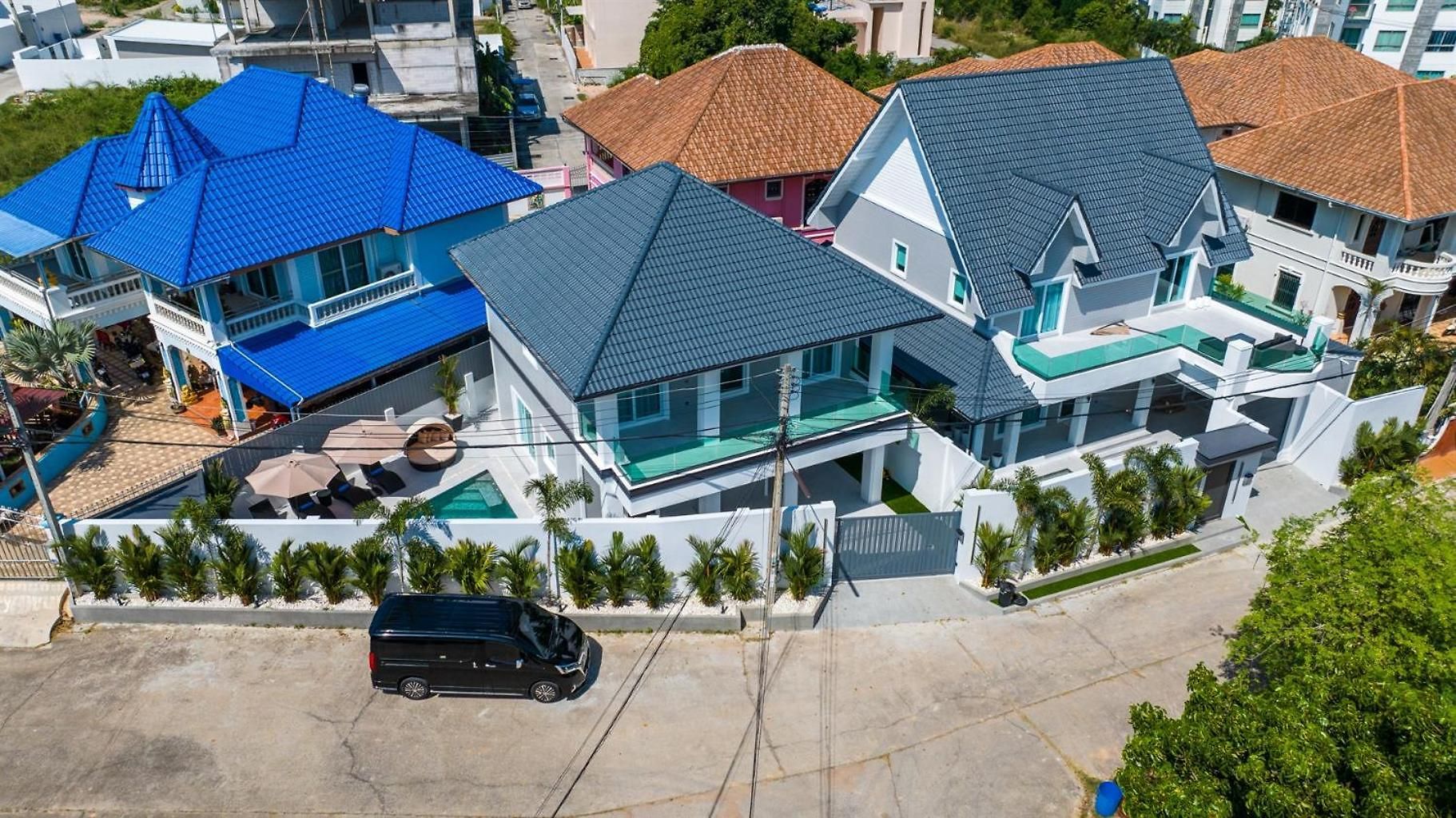 New 2024 - Two Compound - 9br - Two Pools * Pattaya