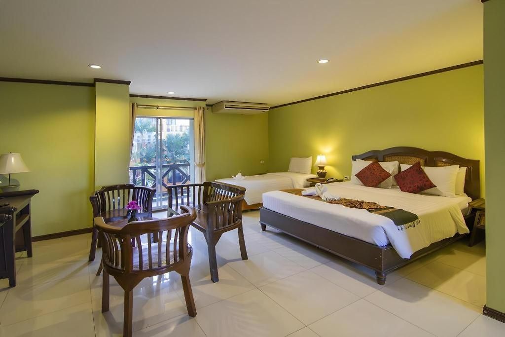 Resort Phuphaya Pattaya
