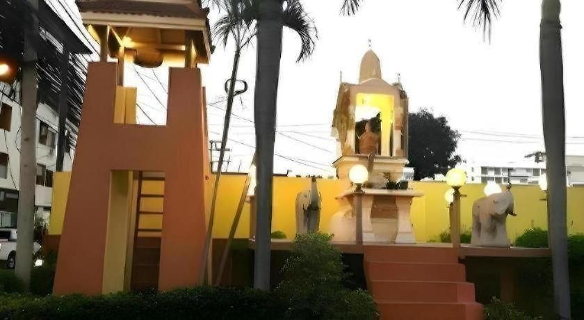 Resort Phuphaya Pattaya