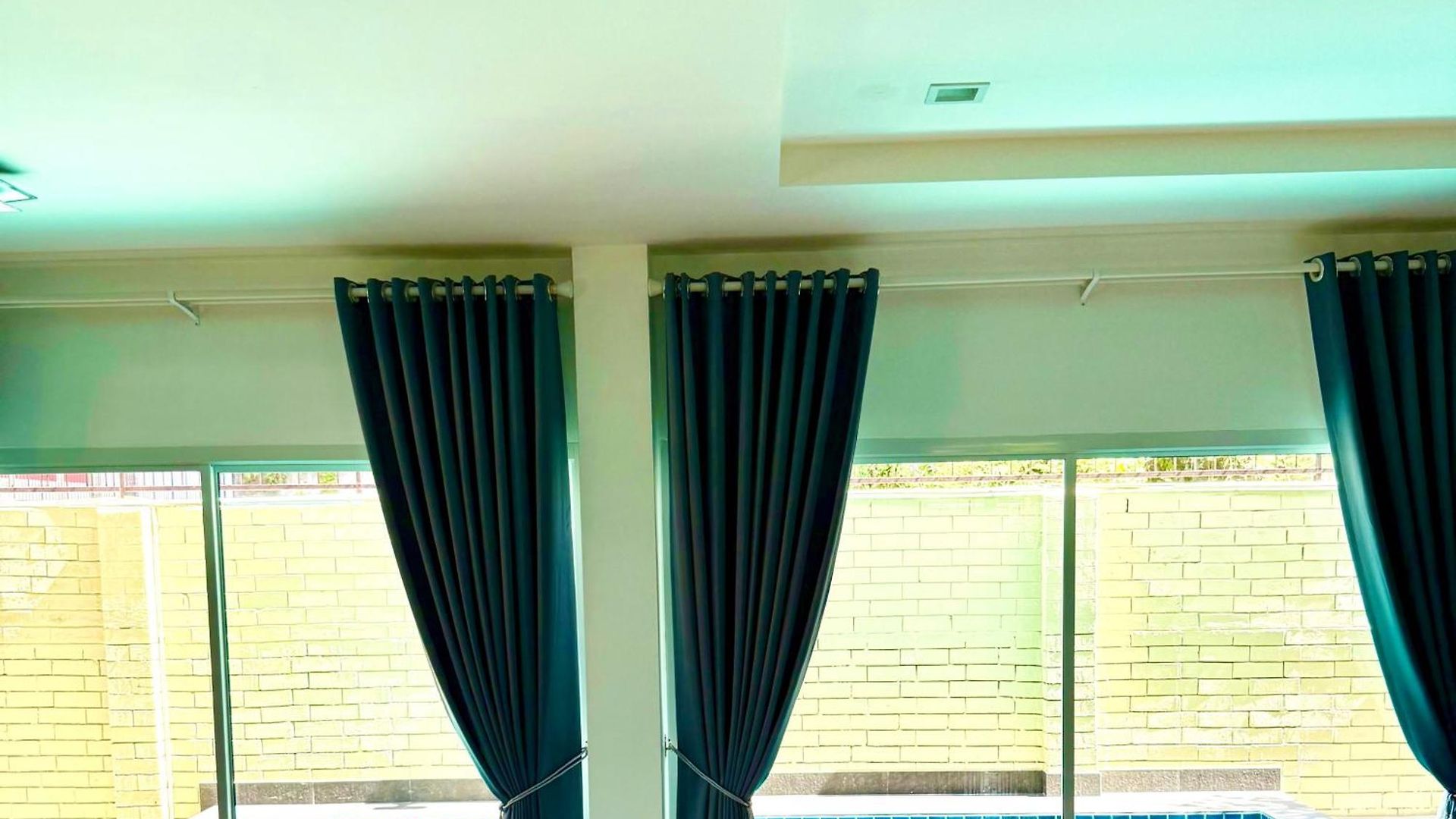 Warisa Happy Pool Near