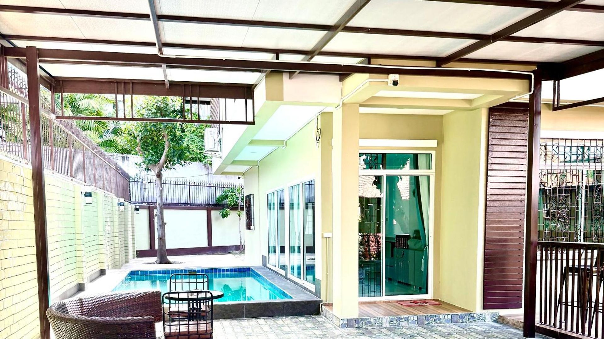 Villa Warisa Happy Pool Near