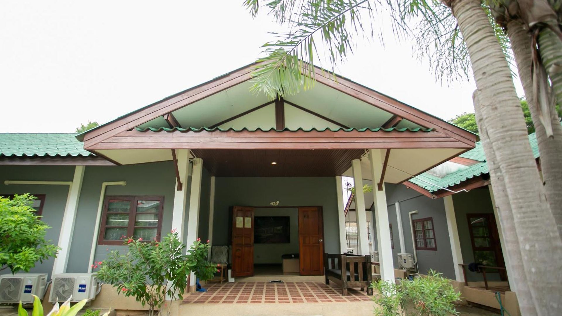 Rage Fight Academy Resort *