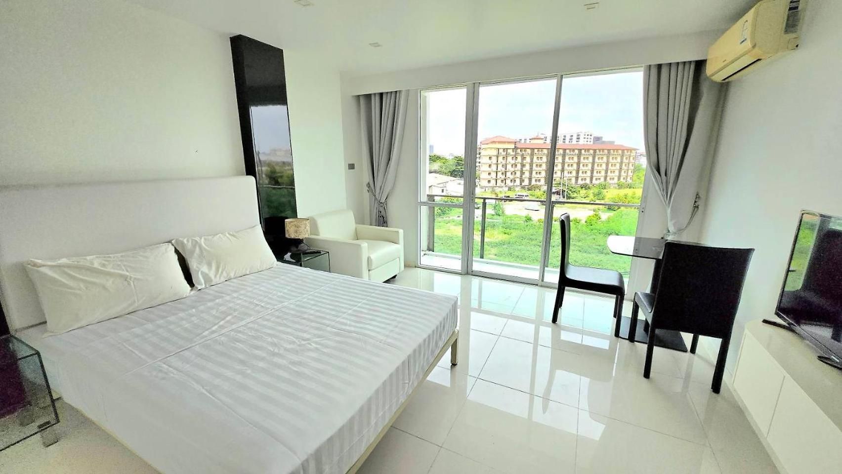 อพาร์ทเม้น Center New Pattaya