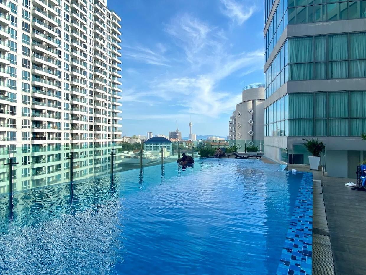 The Cloud 812 Apartment